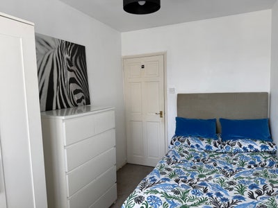 1 Min from  Whitton Station - Bills inc. Main Photo