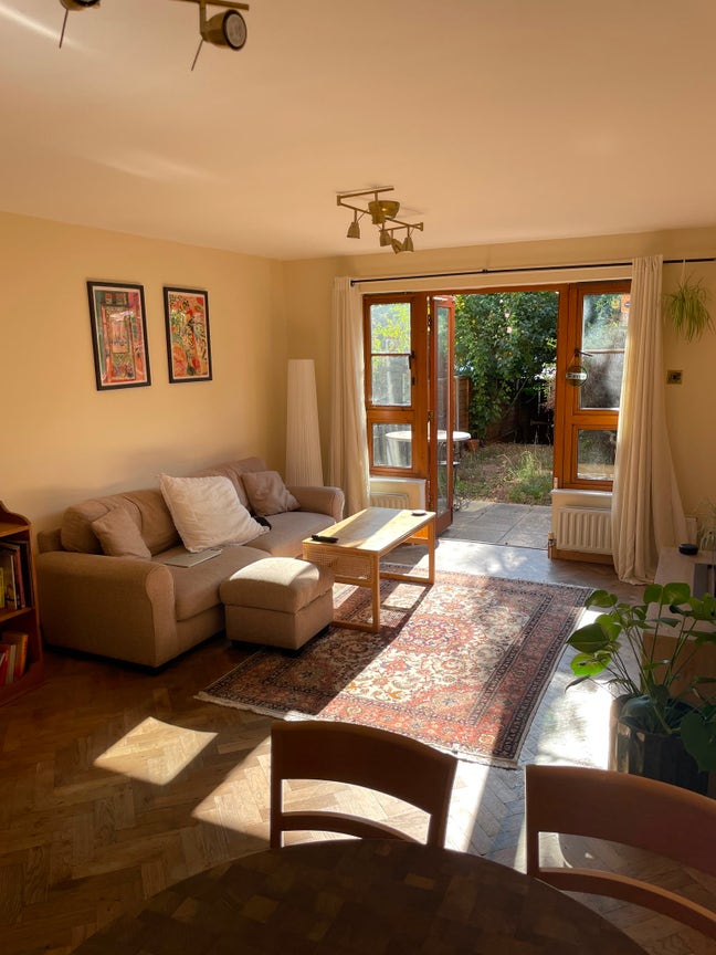 Double room in canalside house with garden Main Photo