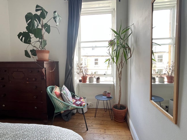 Spacious Double Room in Beautiful Bruntsfield Flat Main Photo