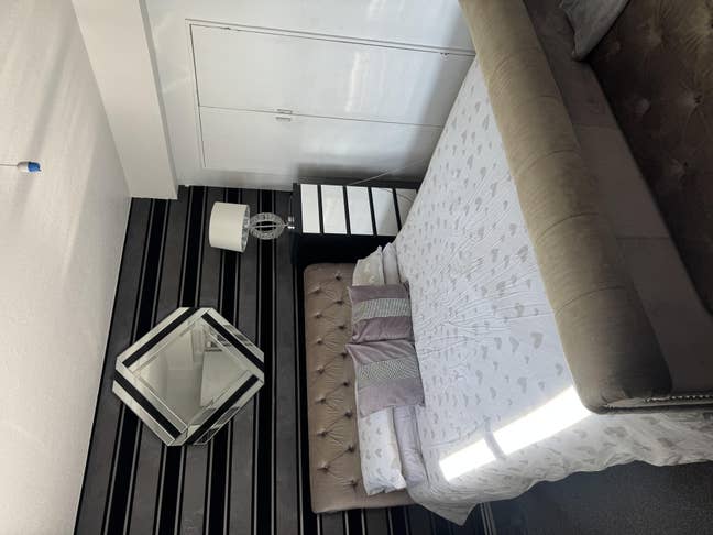 Lovely Fully Furnished Double Room Available.  Main Photo