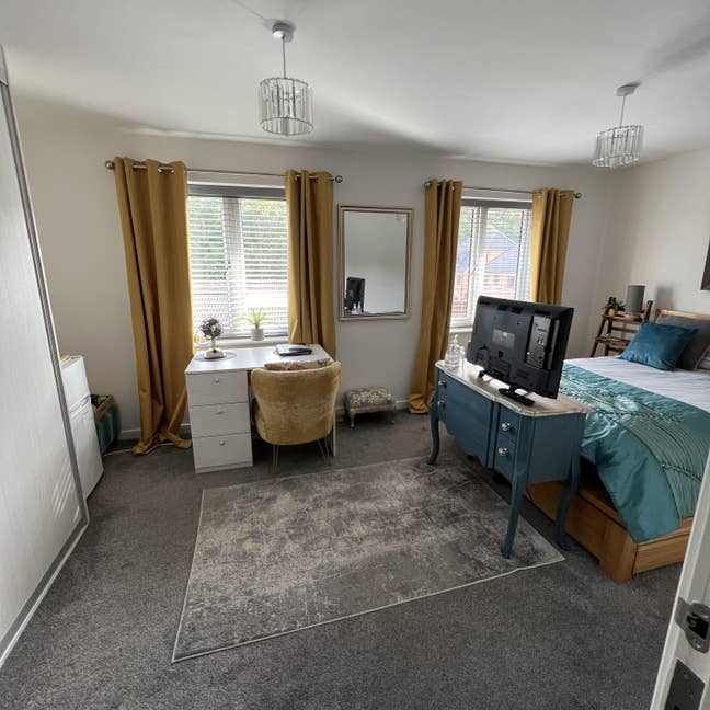 Double room, flexi terms, private free parking  Main Photo