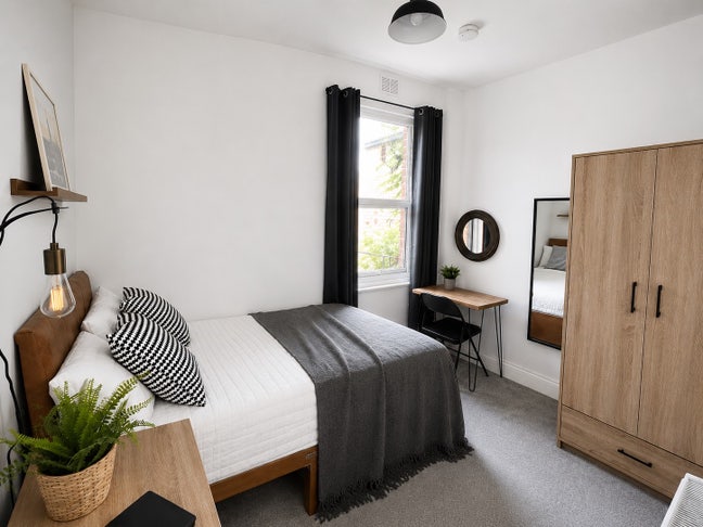 🏡 Quality En-suite | Walk to Hospital | August  Main Photo