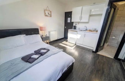 Female studio suites UC will cover. low income pro Main Photo