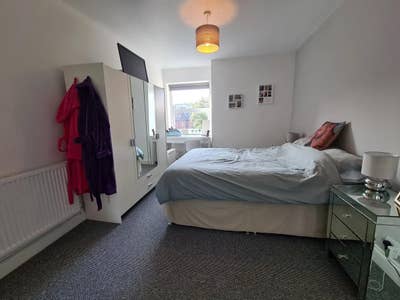 🤩  Large 2 Bed Unfurnished Flat in Southsea Main Photo