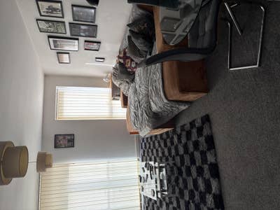 Looking for flatmate in 2 bed apartment Main Photo
