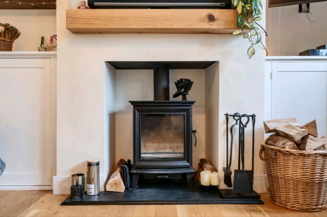 2 bedroom house with log burner Main Photo