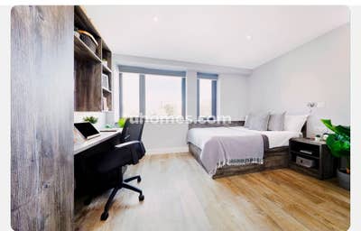 Modern Studio at Crown Place – City Centre Main Photo