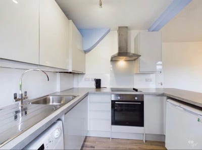 4 Bedroom House 10 Mins Walk From Moulsecoomb Camp Main Photo