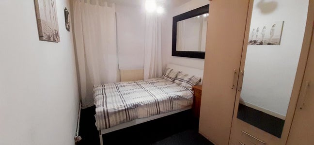 Bright Double Room - 3 Mins to DLR - All Bills Inc Main Photo