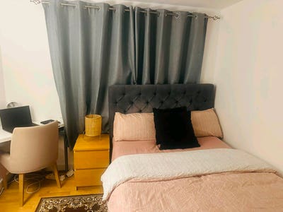 Spacious Furnished Ensuite Room – Short Stay Only  Main Photo