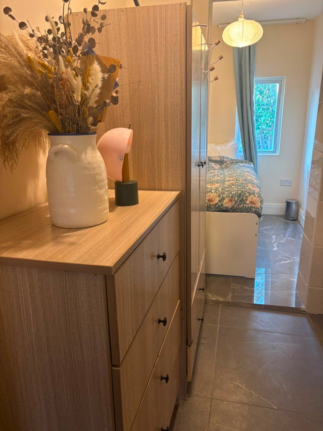 Lovely Single En-suite by Manor House Station Main Photo