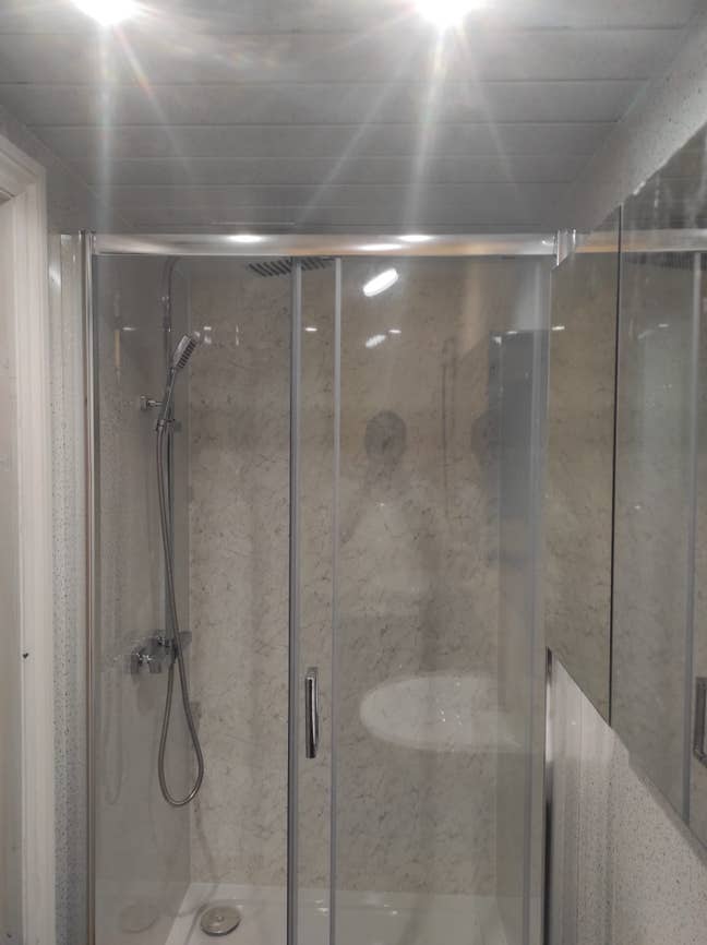 1 Bed available sharing In a house Main Photo