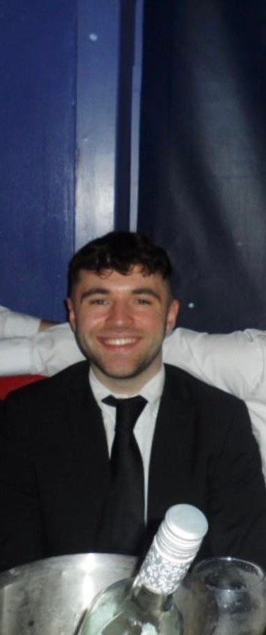Professional Male seeks a single or double room Main Photo