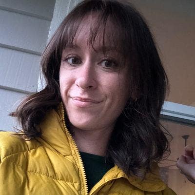Professional Female seeks a single or double room Main Photo