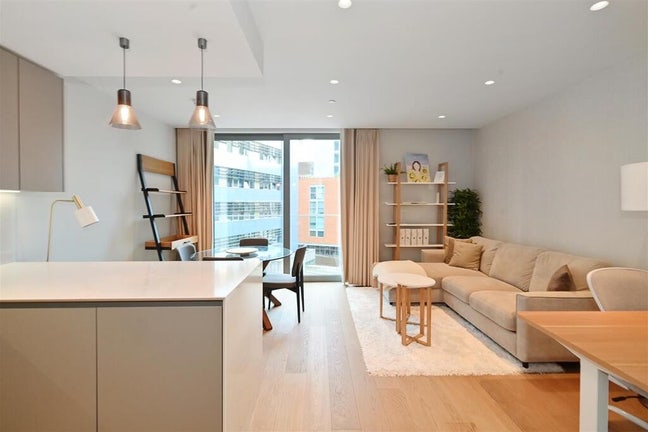 Room Available in 2 Bed 2 Bath Main Photo