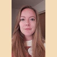 Professional Female seeks a double room Main Photo