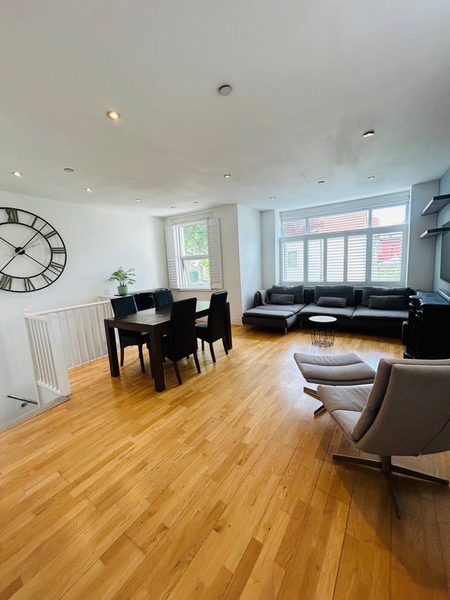 Two-bedroom Maisonette with Private Garden Main Photo