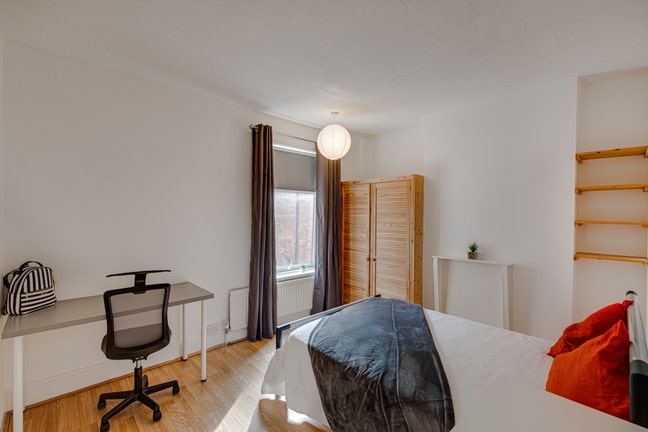 🏡 Fully Furnished Room Available – Barclay Street Main Photo