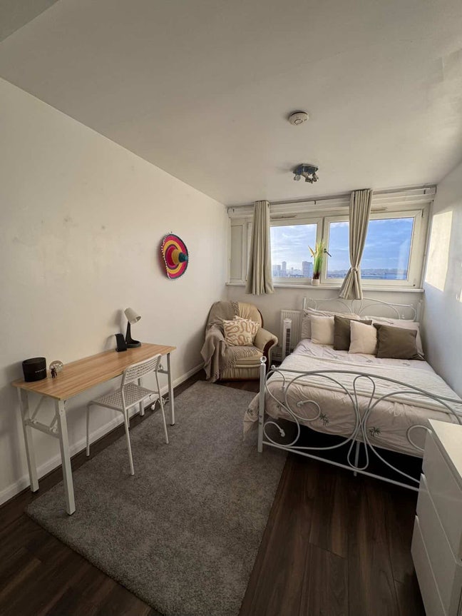 Double room available to rent with bills included, Main Photo
