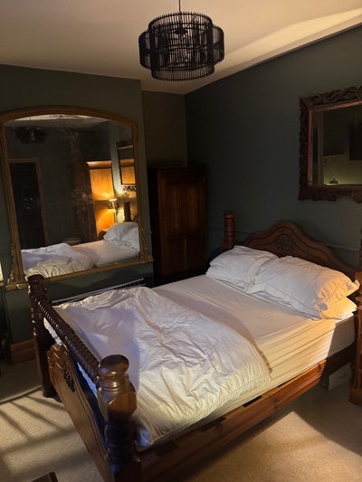 Beautiful Newly Furnished Double Room Available Main Photo