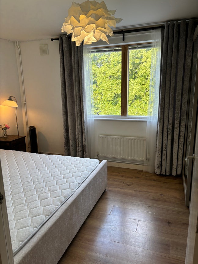 🏡 Double Room Available – Female Lodger Only Main Photo