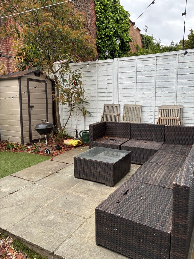 Entire 1 bed flat near Brockwell  Main Photo