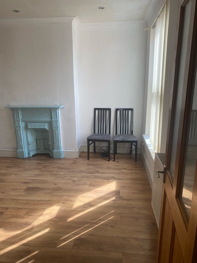 Nice two bedroom flat  great location  Main Photo