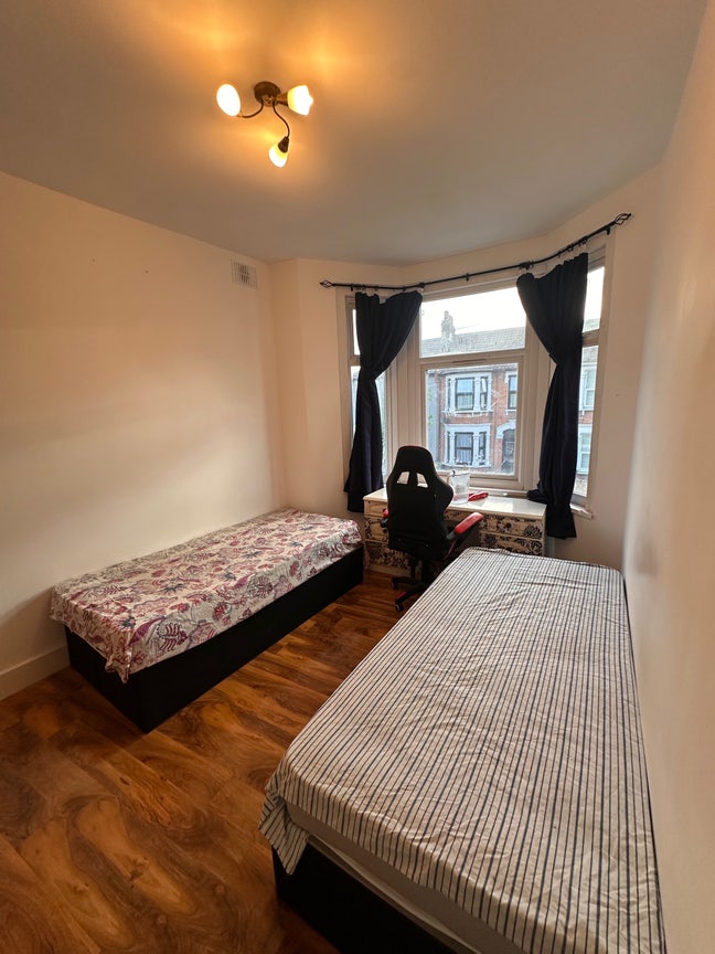 Double room available for 1 male  Main Photo