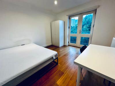 Large double room EN2 All inclusive Enfield Main Photo