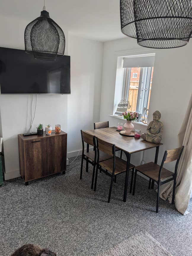 Modern double bedroom with ensuite  Main Photo