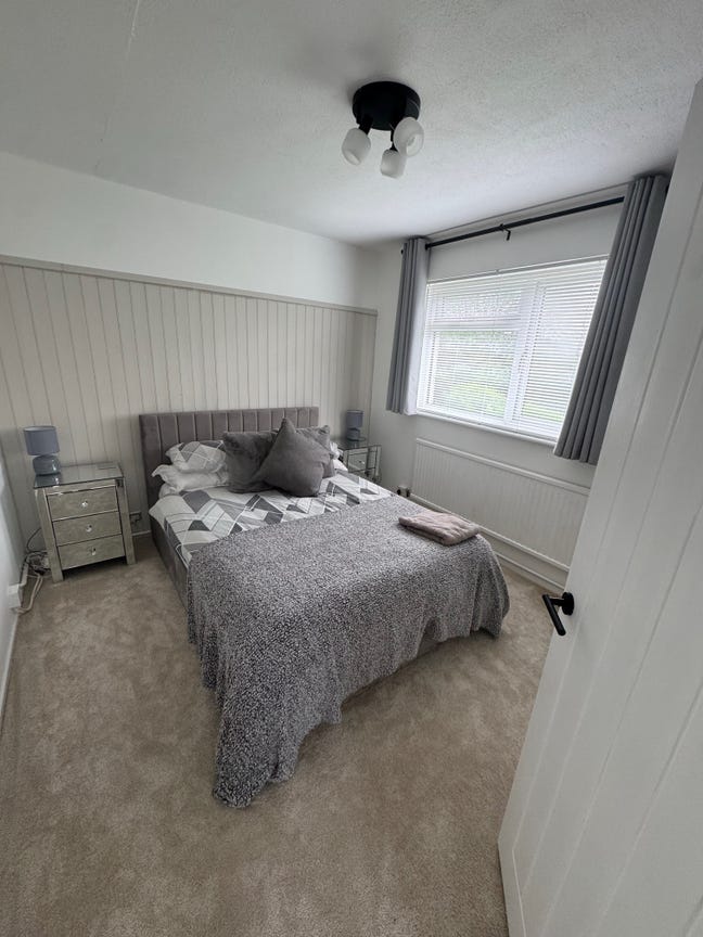 Fully furnished double room in Pencoed Main Photo
