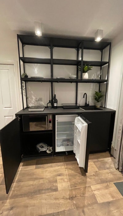 Studio available 10th Aug (47T C) Main Photo