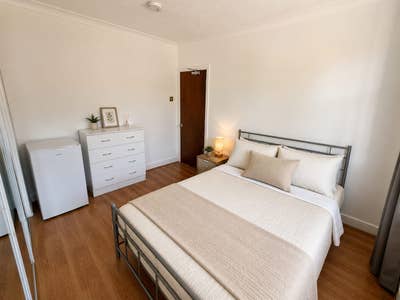 2x Double rooms Barking |Couples Ok| Ready to Move Main Photo