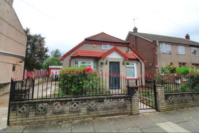 2 Bed Bungalow w/ private driveway (bills incl) Main Photo