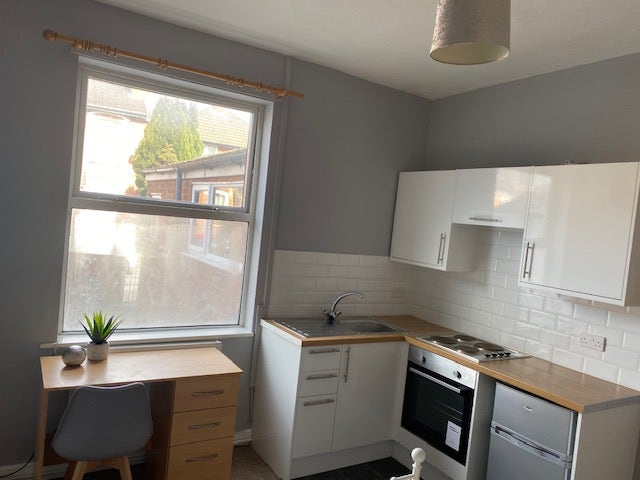 Furnished Double Room with Kitchenette in St Johns Main Photo