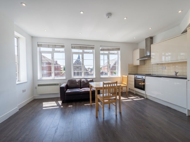 A beautiful 2 bedroom property in Mottingham SE9 Main Photo