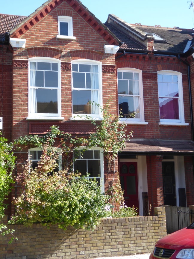 Double room in shared house Main Photo
