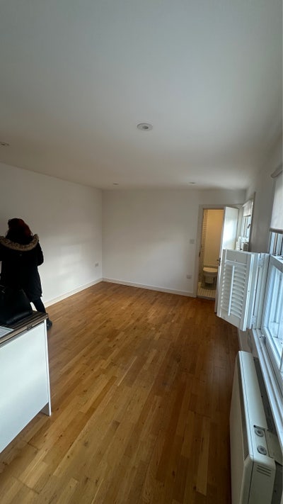 Studio flat  Main Photo