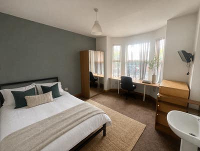 🏠 BIG Rooms | Low Deposit | Discounts Available Main Photo