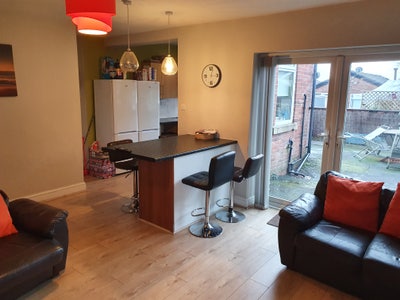 Live close to Rochdale Ctre/1st floor double Main Photo