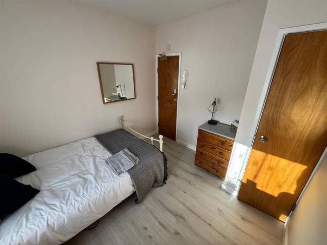 Ensuite 5, Britannia Street, Coventry CV2 4FQ Main Photo