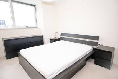 ✨ Luxe Double Room in the Heart of Canary Wharf 🏙 Main Photo