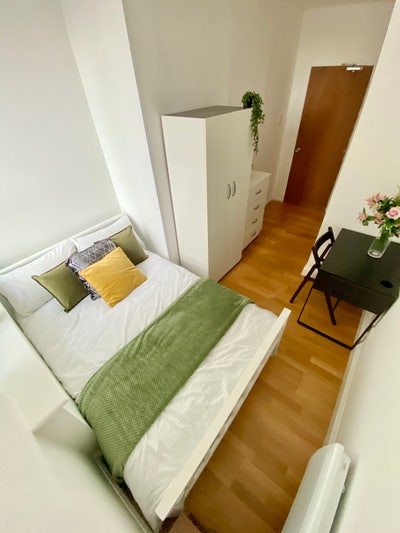 Bright and cozy double room  Main Photo