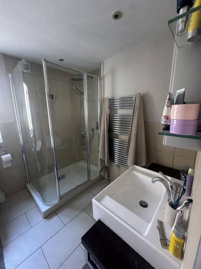 Double Bedroom Available in House in E18  Main Photo