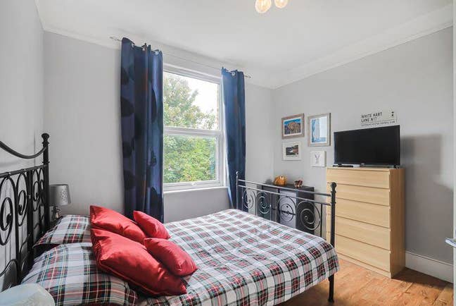 **Accommodation Available in Westcliff** Main Photo