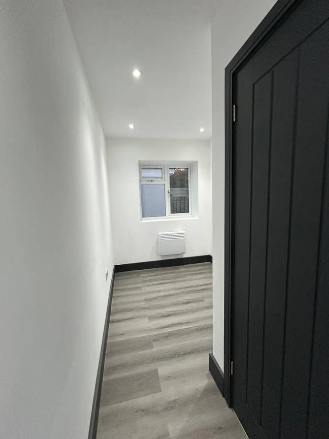 Box room/single room with a ensuite in Hayes Main Photo