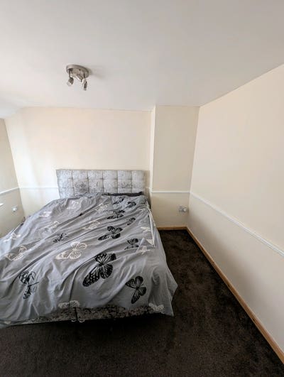 Room for rent in Oldbury B680HU Main Photo