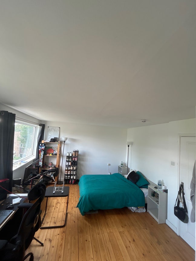 Spacious Double Bed in Ealing  (Bills Included) Main Photo