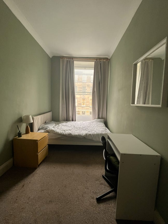 Room available in Newington! Main Photo