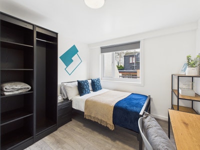 Stylish City Centre Flat, &pound;0 Deposit - Grove St Main Photo